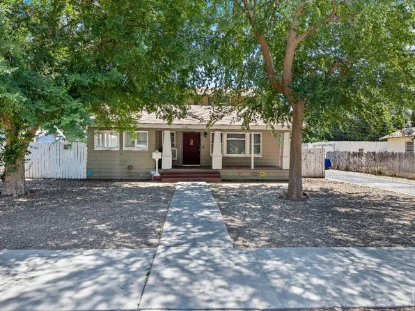 2020 B St, Bakersfield, CA 93301