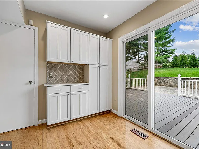10417 Carlyn Ridge Rd — Photo 5