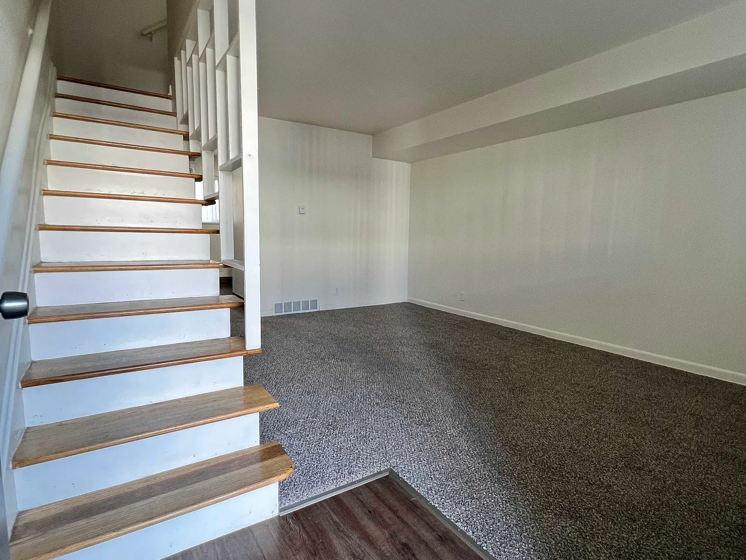Dayton Apartment — Photo 1