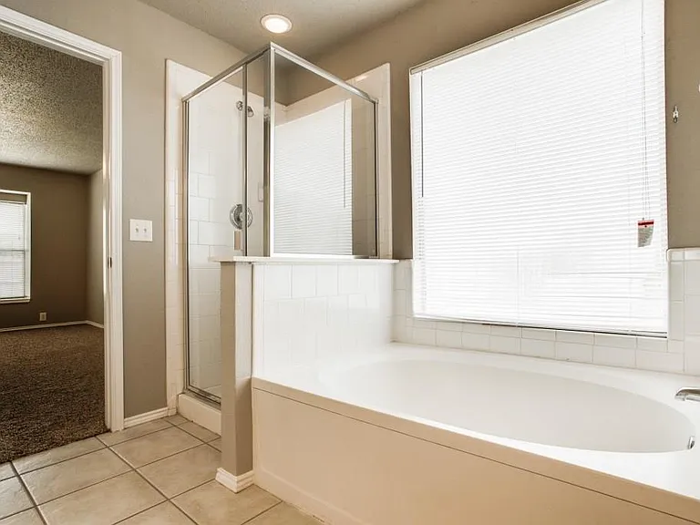 2405 Tailburton Ct — Photo 18