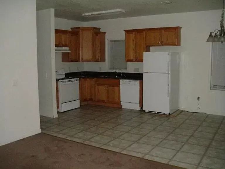 2770 Weaver Dr — Photo 5