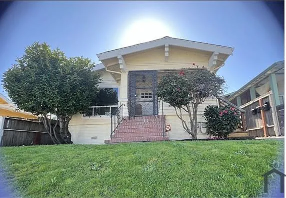 739 Alabama St — Photo 1
