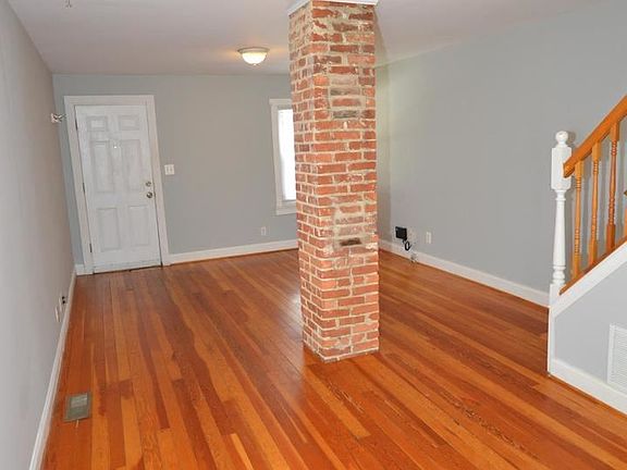 3rd image of 29 Dean St