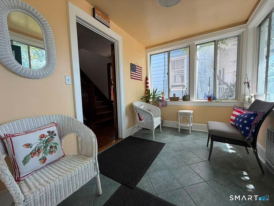 1st image of 105 Crystal St #2