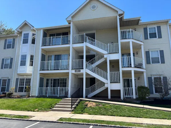 17 Pembrook Ave, North Brunswick, NJ 08902