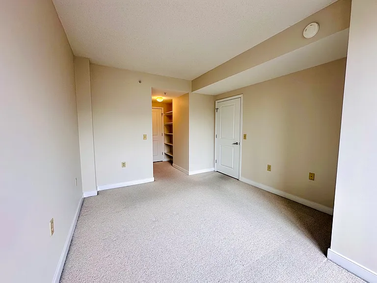 555 Massachusetts Ave NW #907 — Photo 7