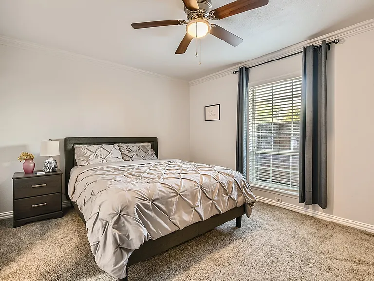 5226 Fleetwood Oaks Ave — Photo 5