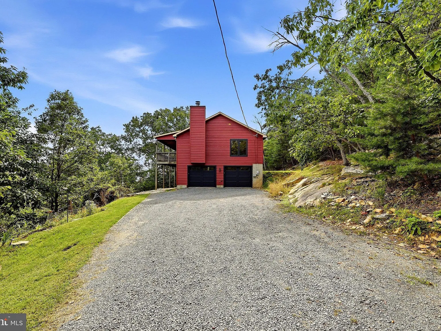 3 bed, 2.0 bath, 1944 sqft, $2,950 — Photo 3