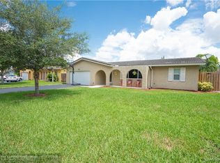 11241 NW 39th Ct, Pompano Beach, FL 33065