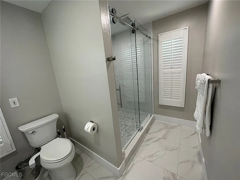 129 SW 54th Ter — Photo 11