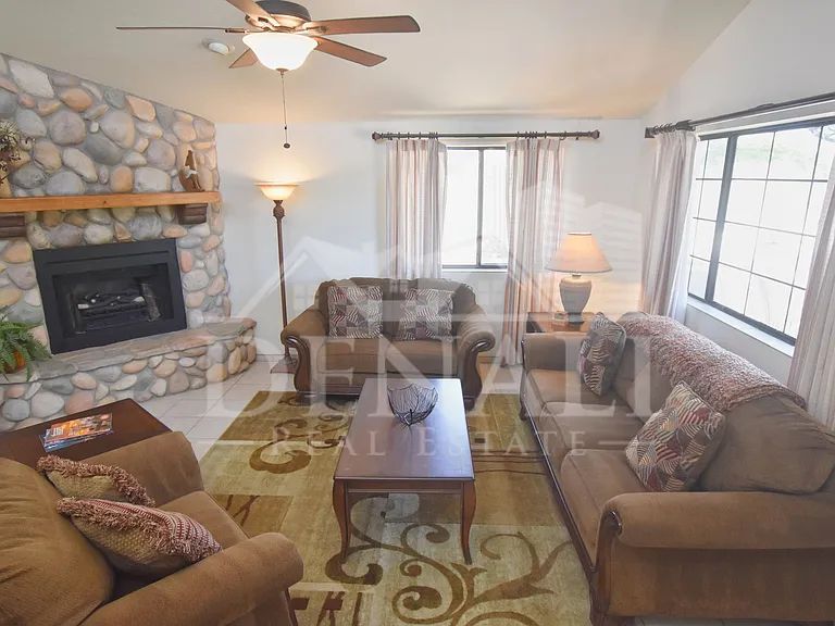 3040 S Donald Ave — Photo 5