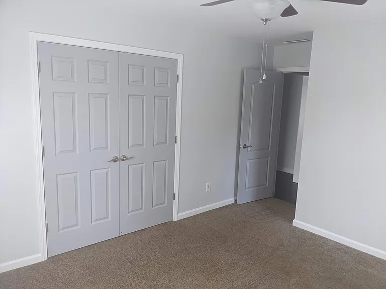 924 Smith St SW — Photo 35