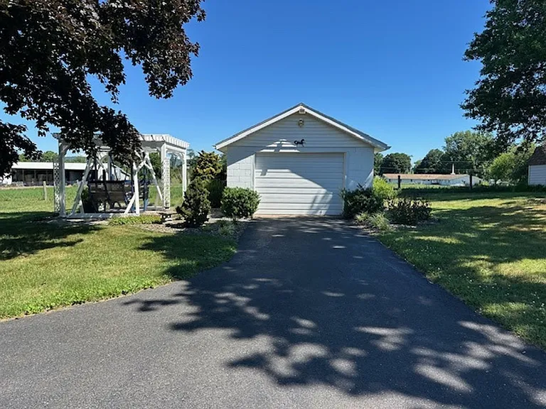 2391 State Route 209 — Photo 34