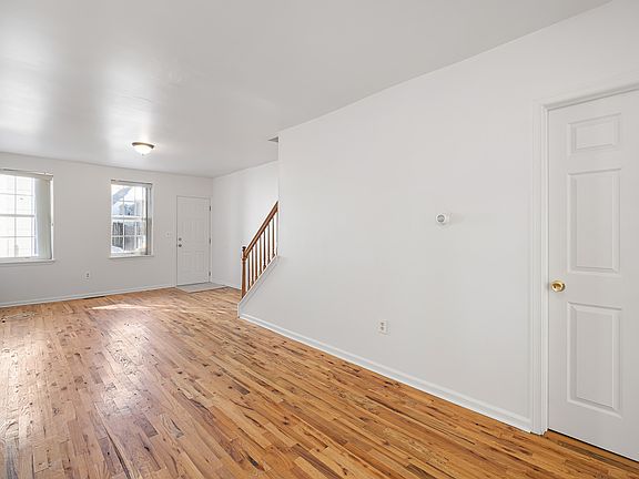 4th image of 1228 N Walnut St