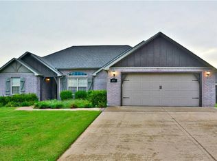 811 Venice St, Centerton, AR 72719