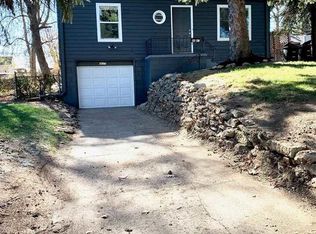 4647 Saratoga St, Omaha, NE 68104