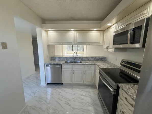 3826 Whitehall Drive #305, West Palm Beach, FL 33401