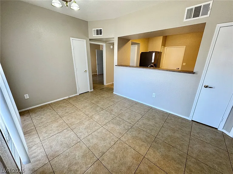 6650 W Warm Springs Rd #1077 — Photo 5