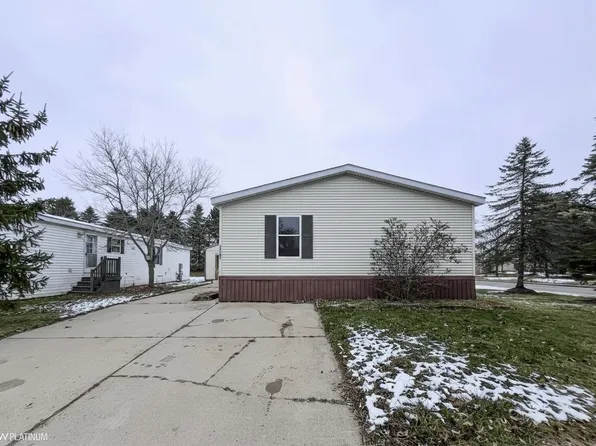 33181 Waterfall Ct, New Haven, MI 48048