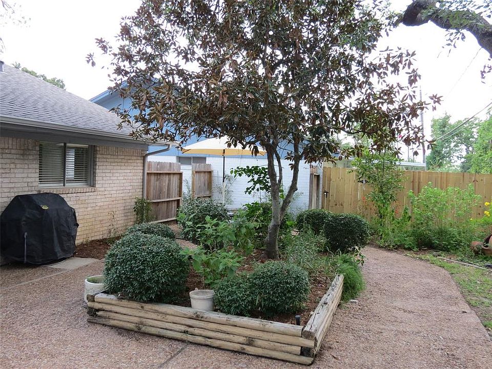 1st image of 759 Carlingford Ln