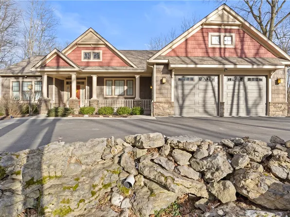 55 Church St, Phelps, NY 14532