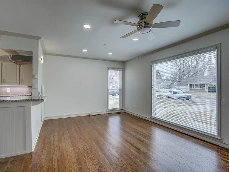 4252 S Cincinnati Ave — Photo 3