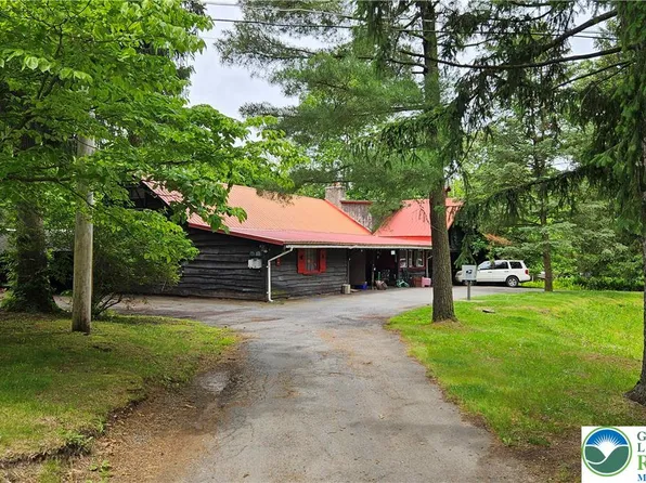 2403 Weiss Ct, Allentown, PA 18103