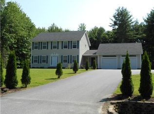 12 Old Tavern Rd, Topsham, ME 04086