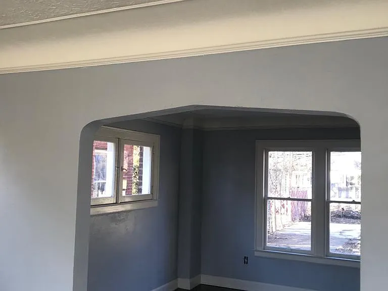 9137 Meyers Rd — Photo 4