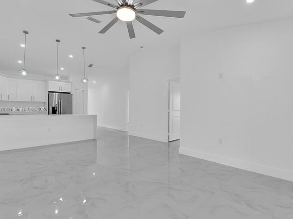 5th image of 713 Hightower Ave S