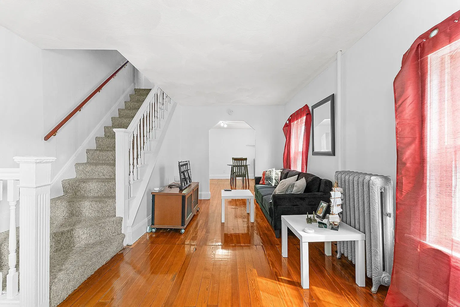 3 bed, $1,100 — Photo 3