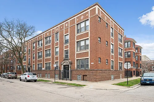5034-42 Champlain Photo 1