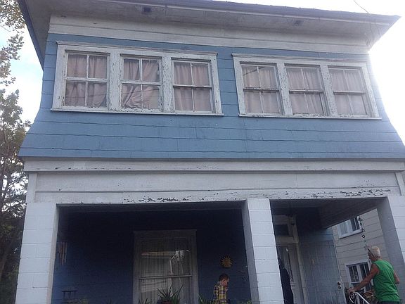 2nd image of 122 E 6th St