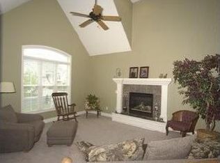 3036 SW Gentry Ln, Lees Summit, MO 64081