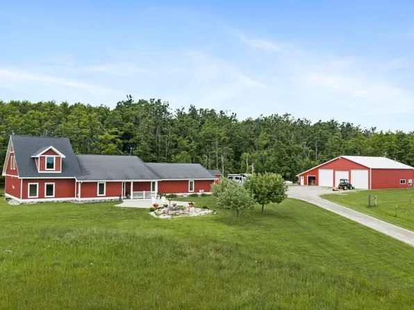 2155 Marion Center Rd, Charlevoix, MI 49720