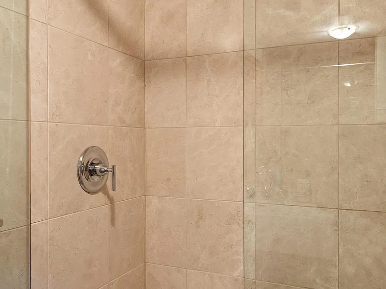 240 Heather Ln — Photo 19