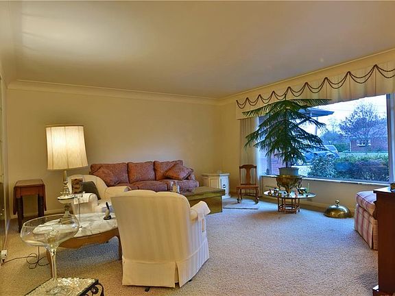 5th image of 202 Marwood Dr SE