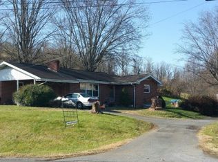 2449 Boones Creek Rd, Johnson City, TN 37615