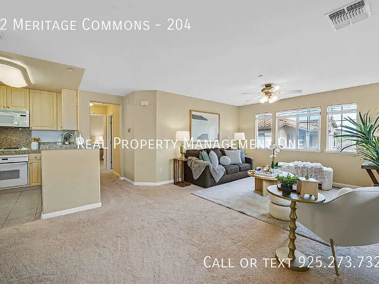 32 Meritage Cmn #204 — Photo 12