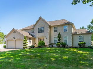 910 Gray Fox Cir, Sewell, NJ 08080