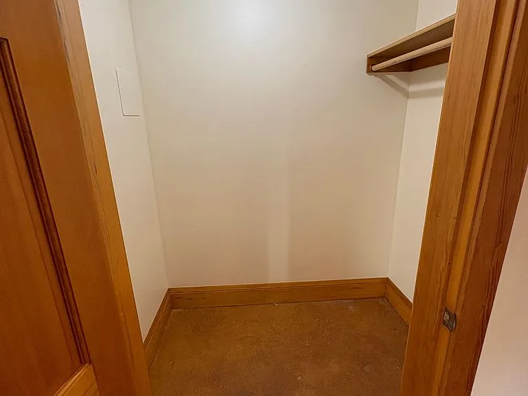 544 NE Thompson St — Photo 10