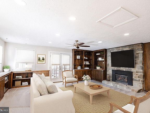 2nd image of 2731 Sun Valley Dr