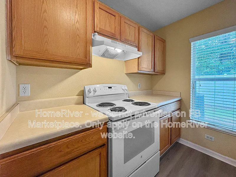 3 bed, 3.0 bath, 1687 sqft, $1,595 — Photo 4
