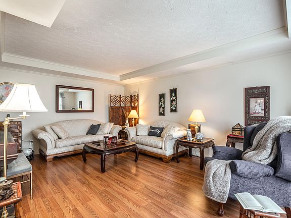 2nd image of 607 Cundiff Ln