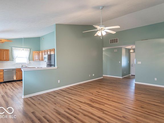 4th image of 1005 Honeysuckle Ct
