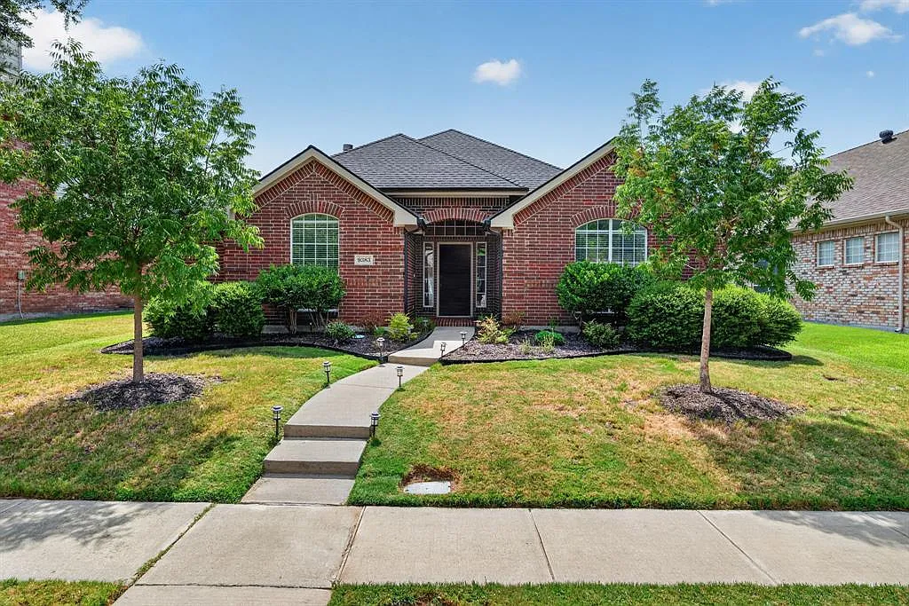 4 bed, 2.0 bath, 1753 sqft, $2,850 — Photo 1
