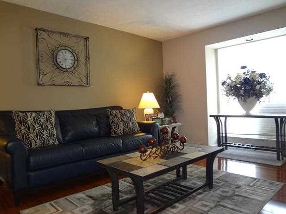 4th image of 525 Lakewood Dr