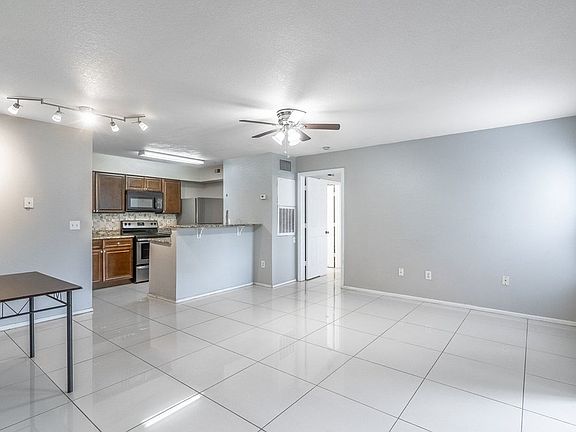 5th image of 5124 Park Central Dr APT 517