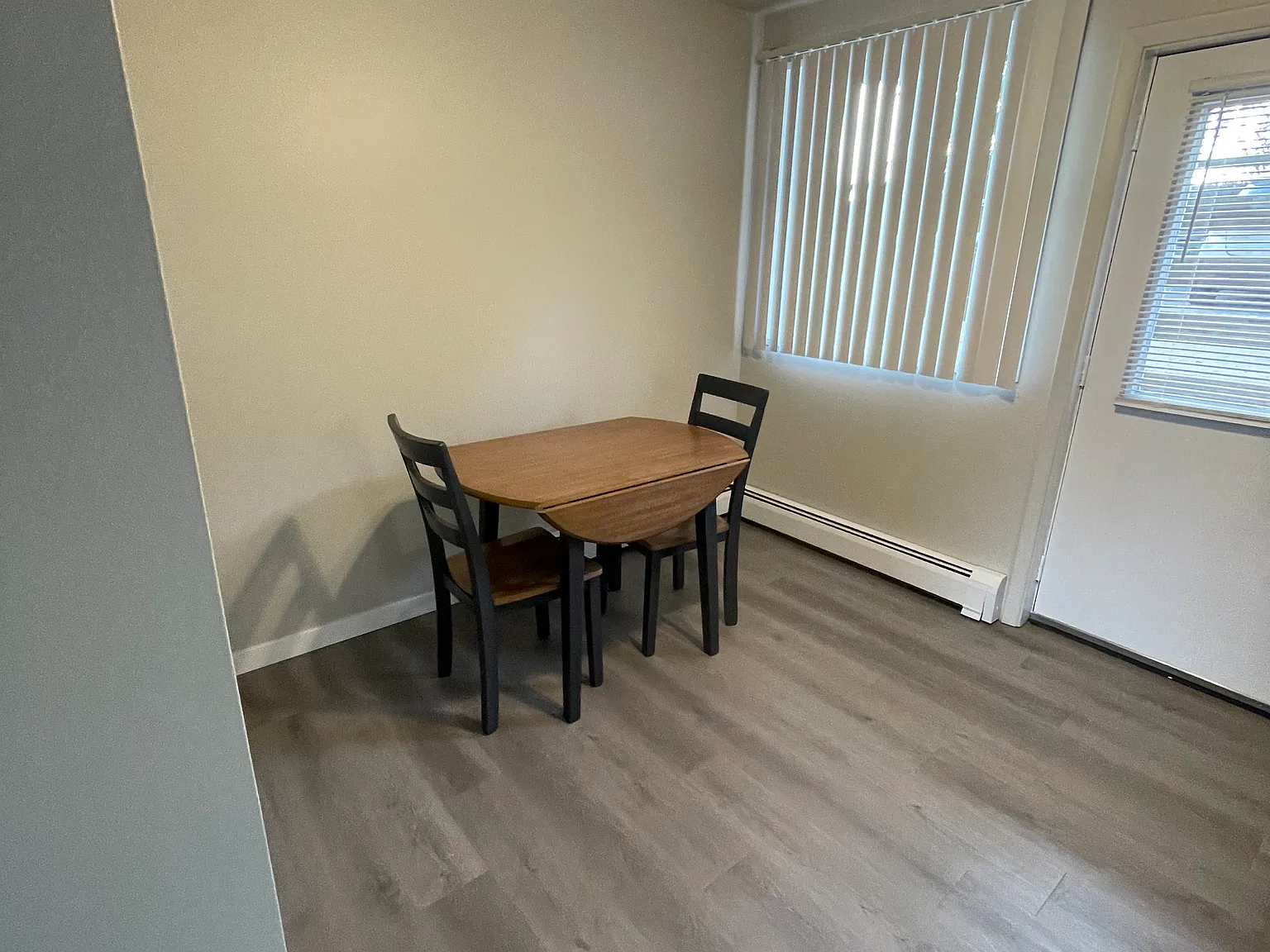 2 bed, 1.5 bath, 984 sqft, $2,200 — Photo 4