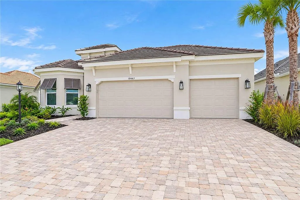 3 bed, 3.0 bath, 2344 sqft, $5,700 — Photo 3
